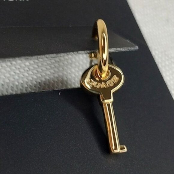 COACH Earrings Quilted Padlock Key Mismatch Earrings Gold Signature Logo - Picture 8 of 12